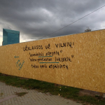 Street messages and objects | 209, sūpynės, mikro-protestas
